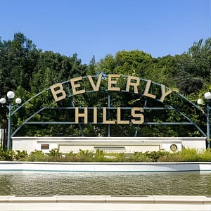 Celebrity and Lifestyle Hollywood Bus Tour at 6808 Hollywood Blvd, Los Angeles, United States Lizp.com Special Offers, Deals & Discounts in USA