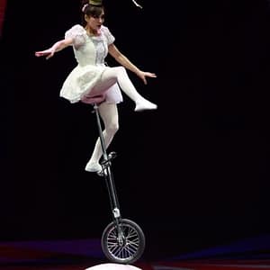 Amazing Acrobats: Grand Shanghai Circus Show in Branson at Mickey Gilley Grand Shanghai Theatre, Branson, United States Lizp.com Special Offers, Deals & Discounts in USA